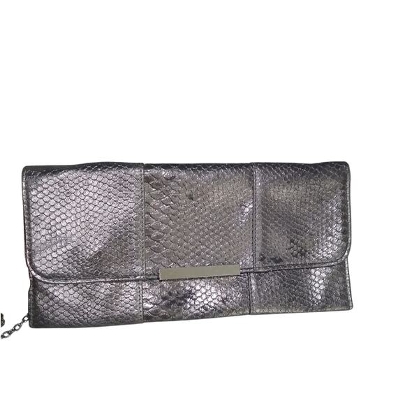 Expressions NYC Metallic Clutch Chain Purse - Picture 1 of 4